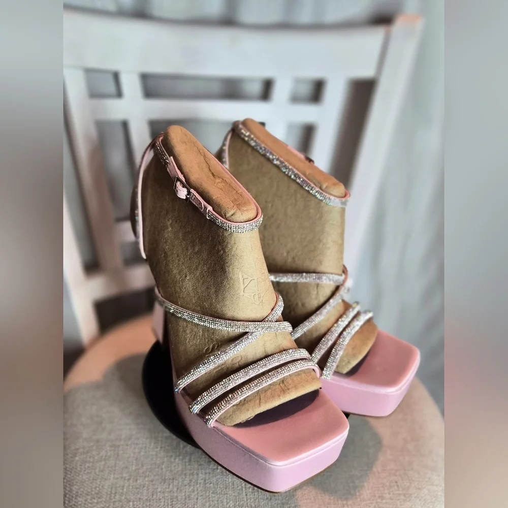 INC International Concepts step out
